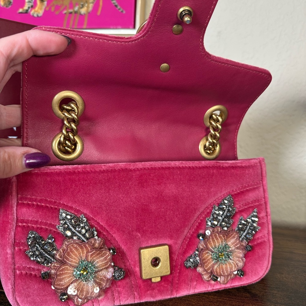 Authentic Gucci Pink Velvet GG Marmont Floral Embellished Crossbody Bag - Picture 9 of 12